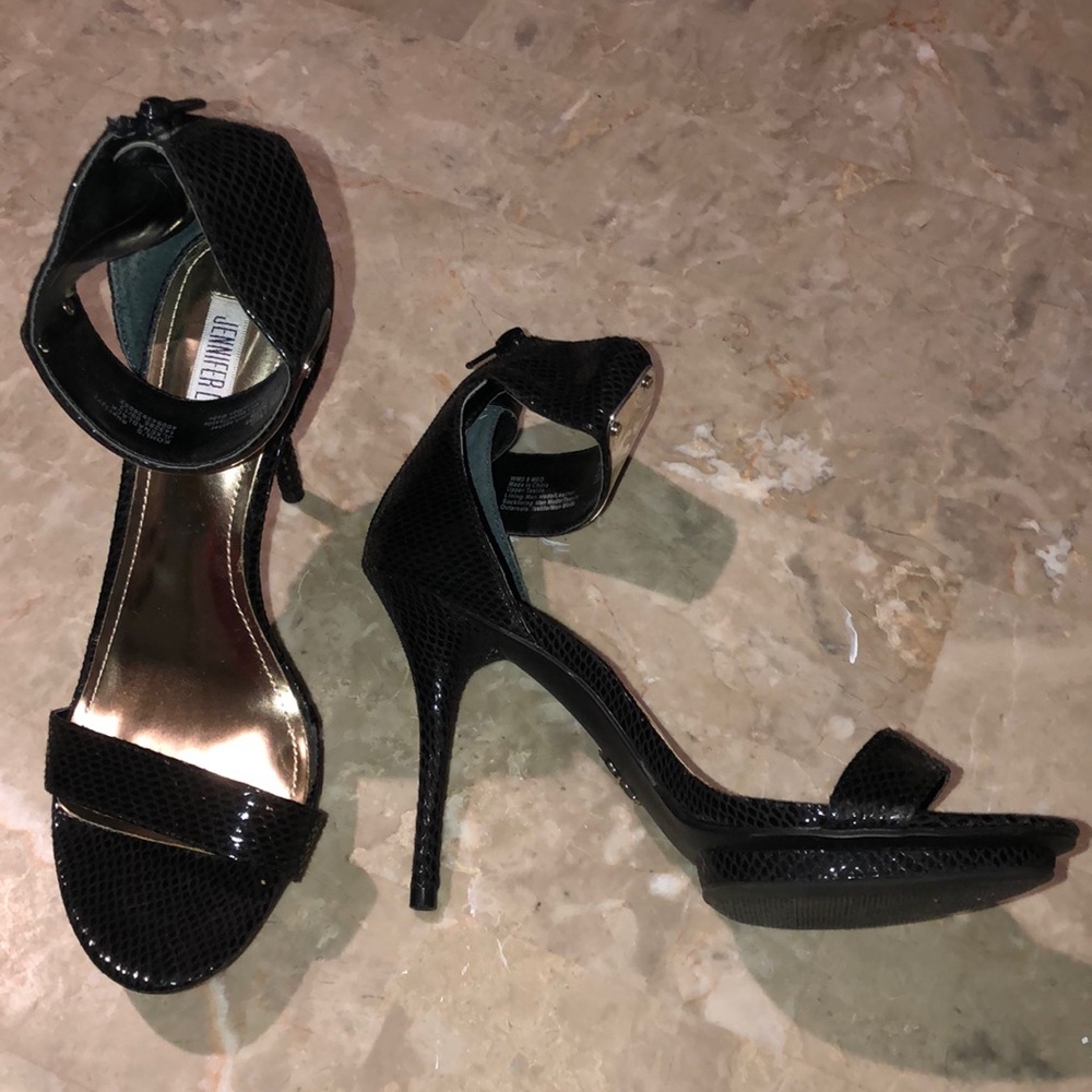 Black Jennifer Lopez shoes size 9 heel size 4